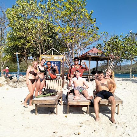 T&T Homestay Kuta  Esterno foto