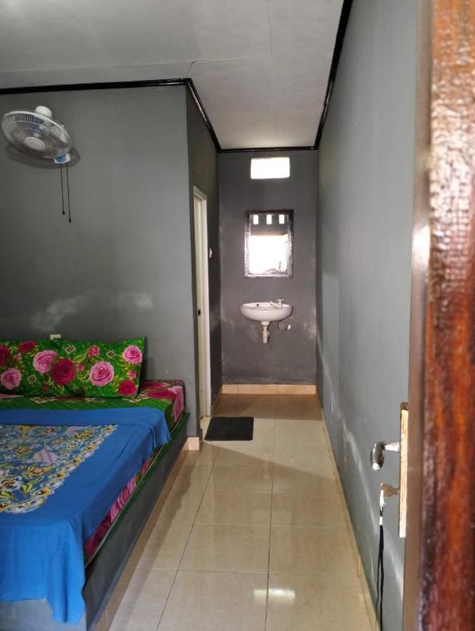T&T Homestay Kuta  Esterno foto