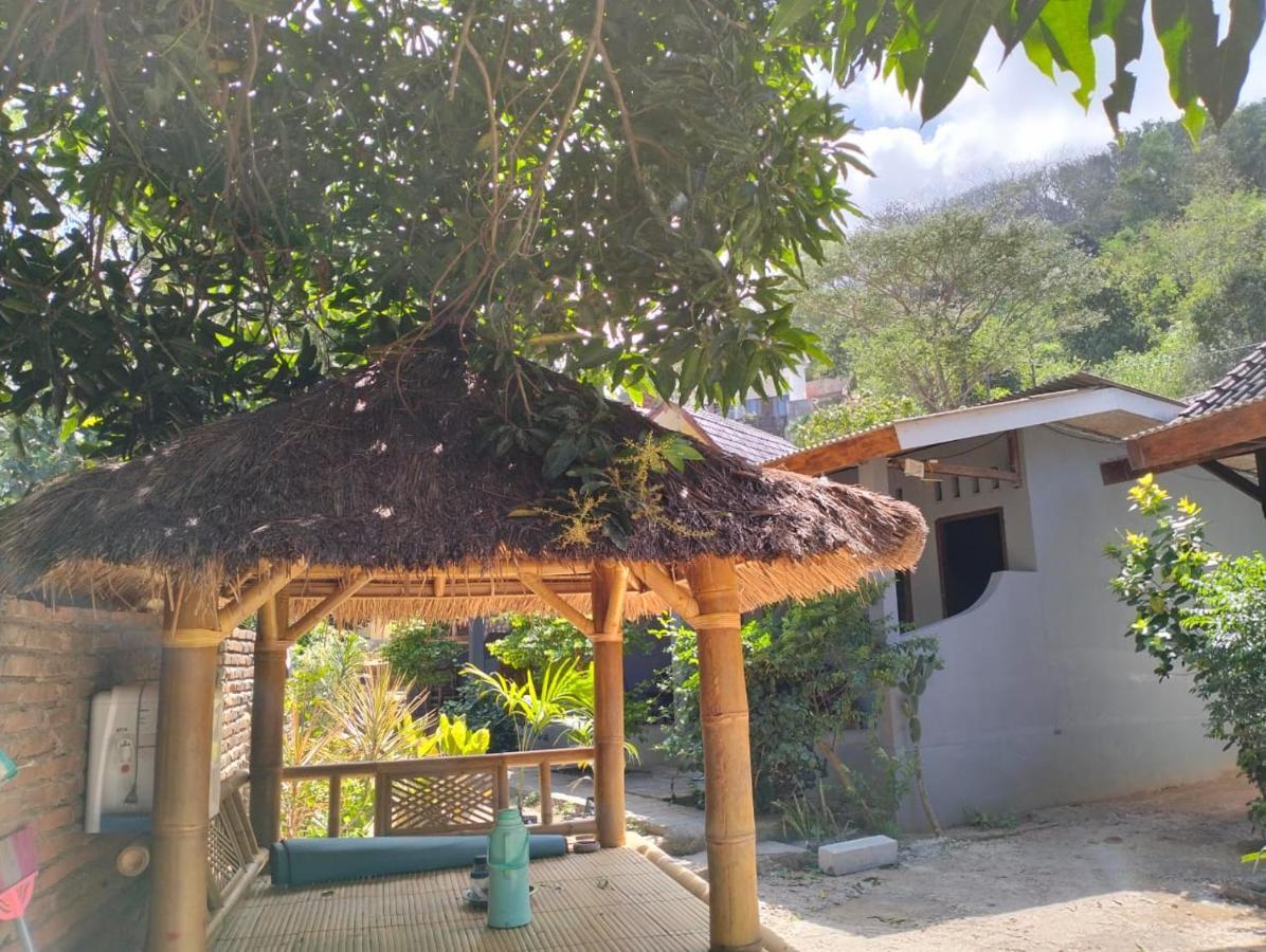 T&T Homestay Kuta  Esterno foto