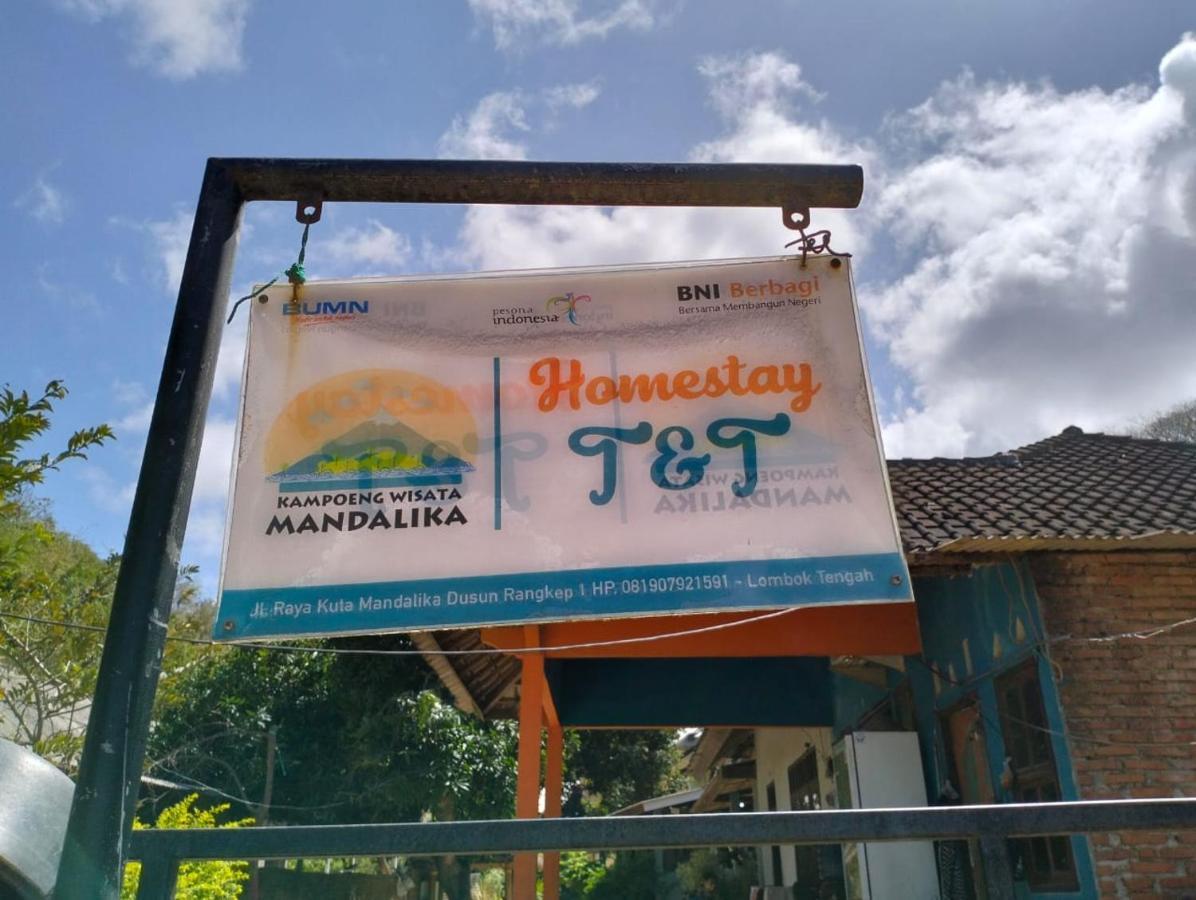 T&T Homestay Kuta  Esterno foto