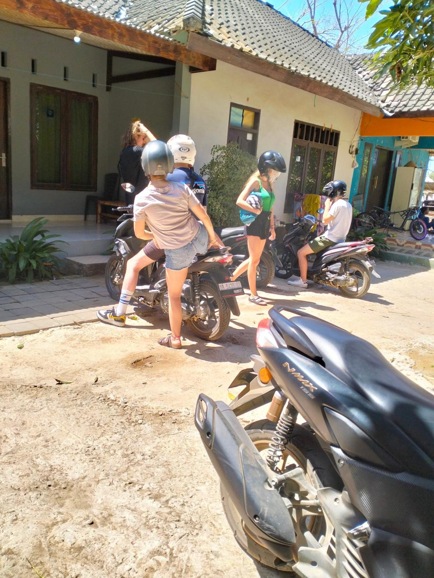 T&T Homestay Kuta  Esterno foto