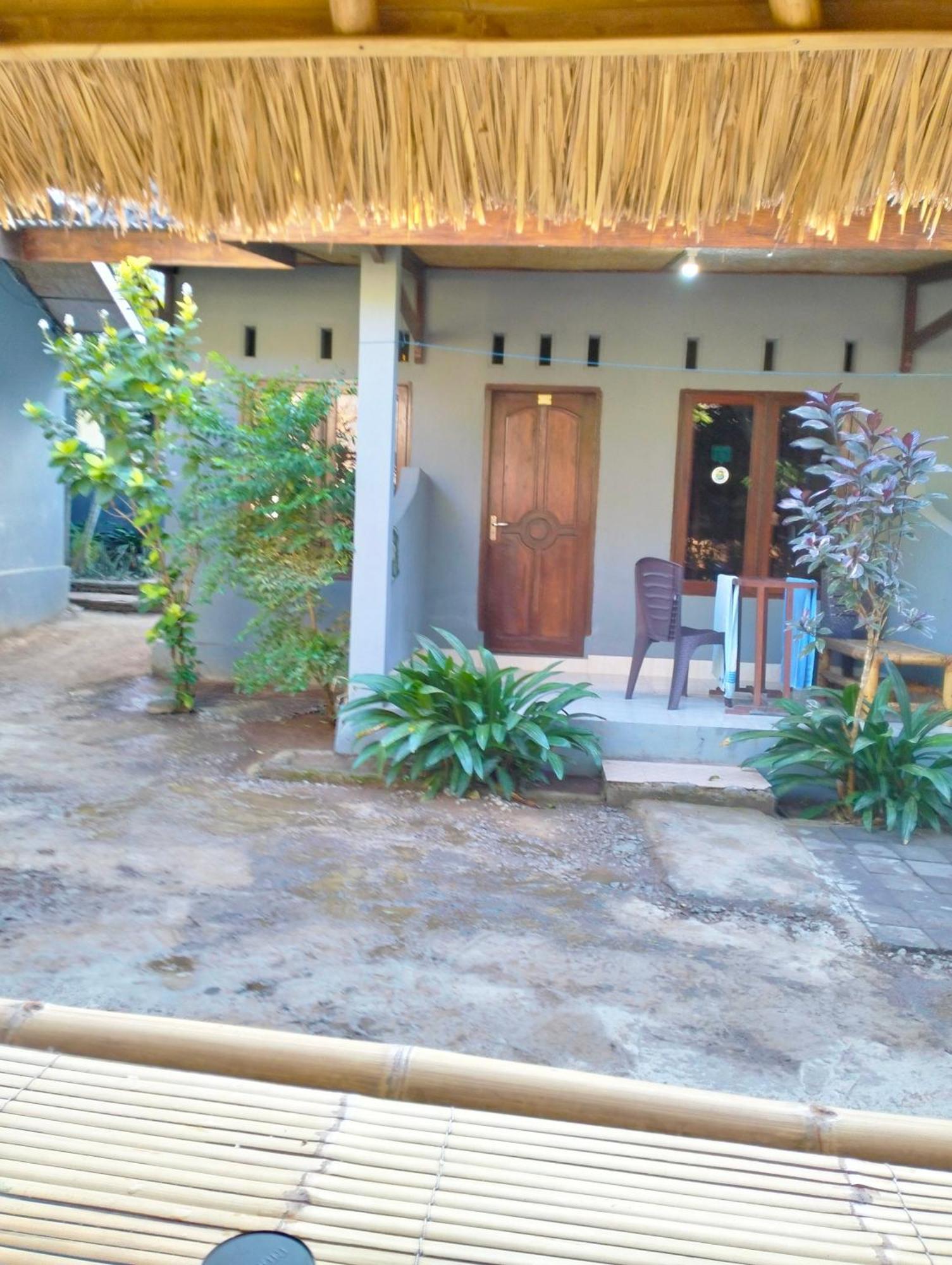 T&T Homestay Kuta  Esterno foto