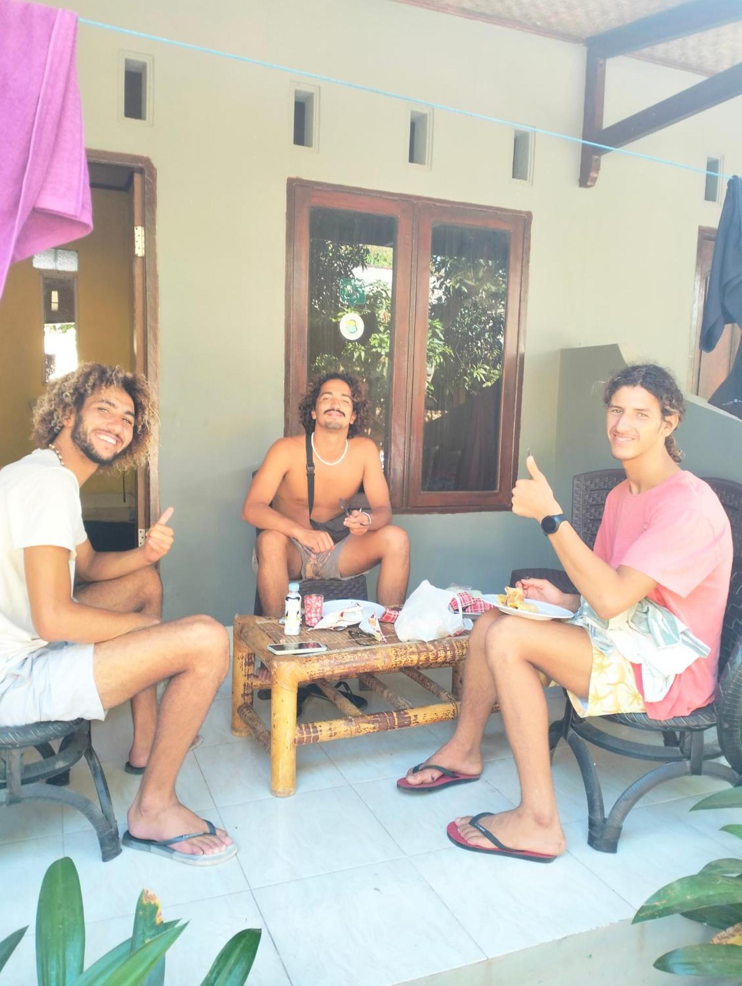 T&T Homestay Kuta  Esterno foto