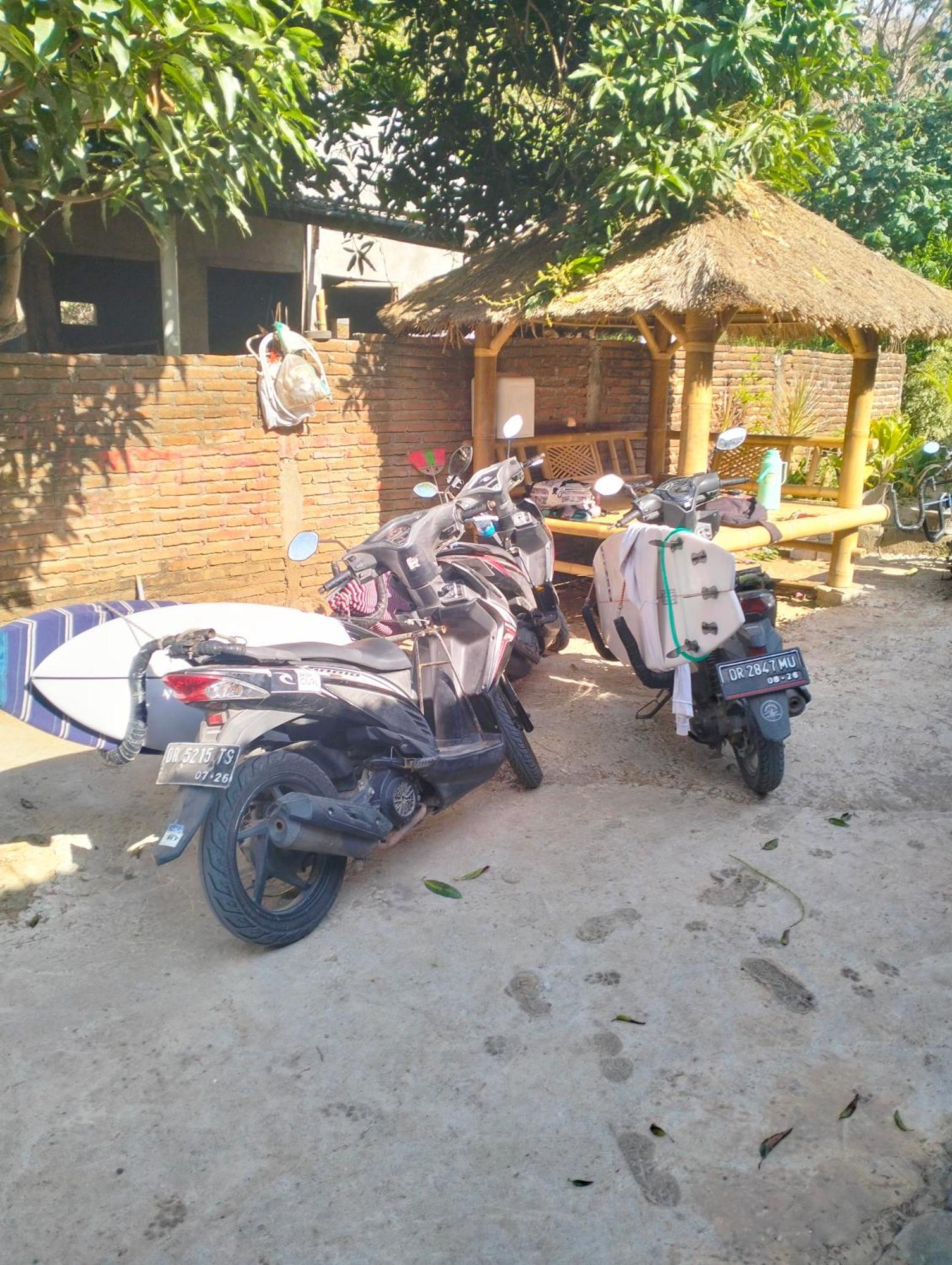 T&T Homestay Kuta  Esterno foto