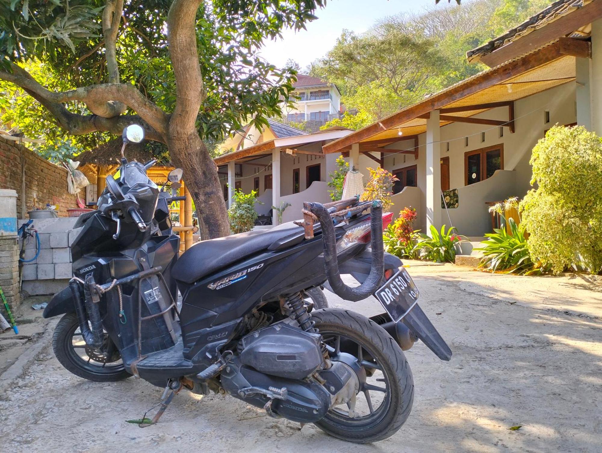 T&T Homestay Kuta  Esterno foto