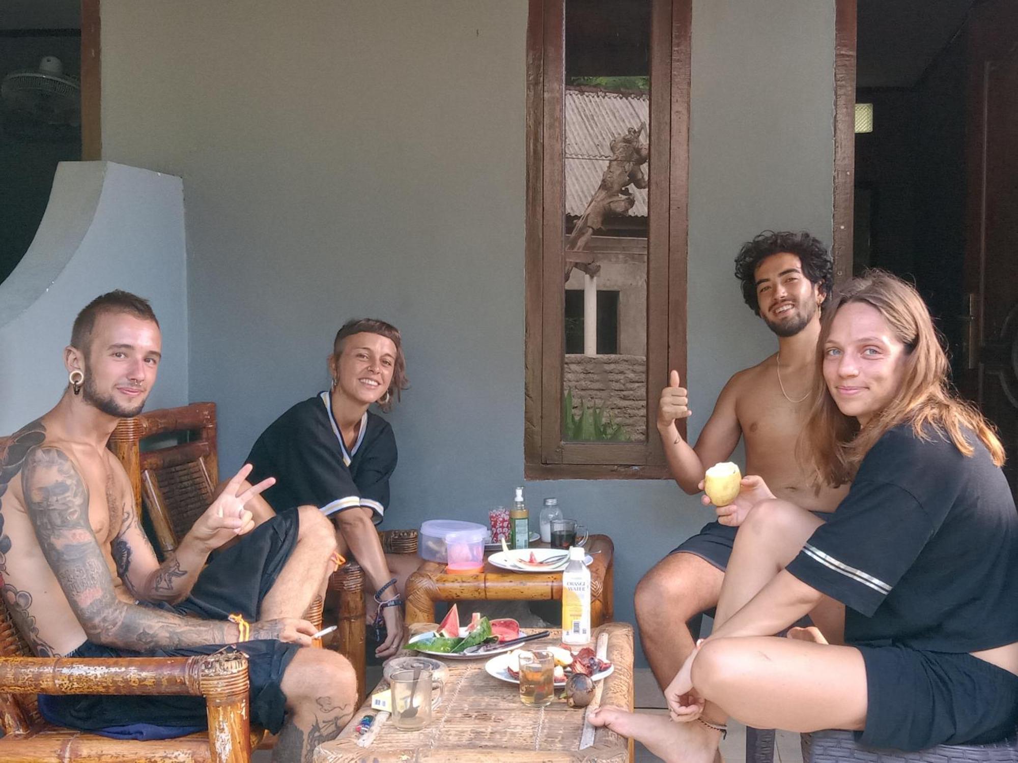 T&T Homestay Kuta  Esterno foto